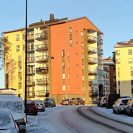 Tasokas 2 H + K + S Soederkullassa - Huikeat Naekoealat Apartament *