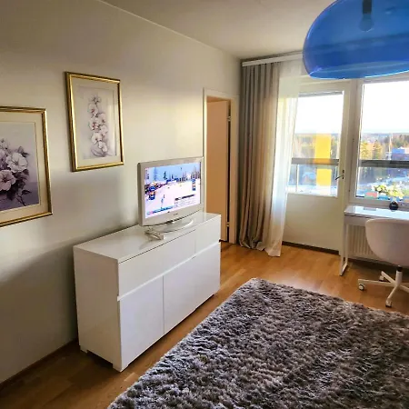 Tasokas 2 H + K + S Soederkullassa - Huikeat Naekoealat Apartament Sipoo