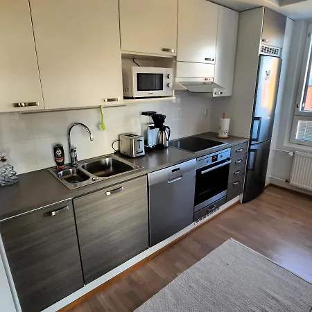 Tasokas 2 H + K + S Soederkullassa - Huikeat Naekoealat Apartament Sipoo