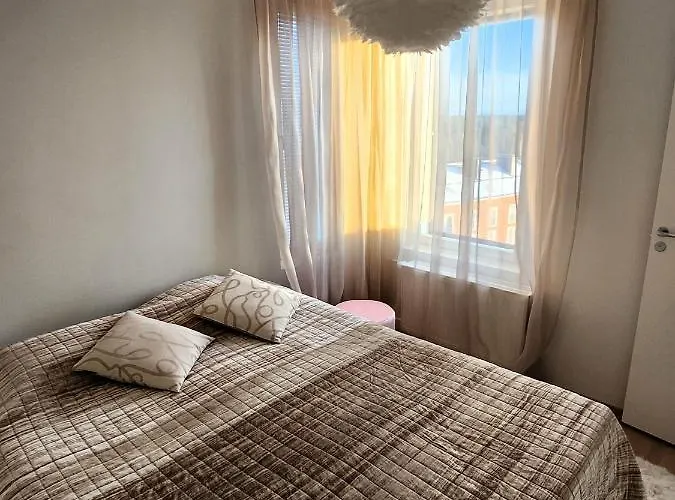 Tasokas 2 H + K + S Soederkullassa - Huikeat Naekoealat