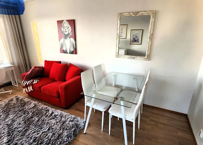 Tasokas 2 H + K + S Soederkullassa - Huikeat Naekoealat