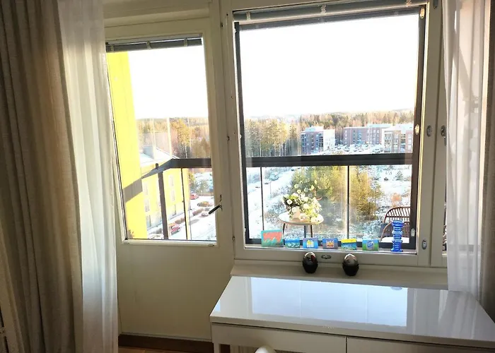 Tasokas 2 H + K + S Soederkullassa - Huikeat Naekoealat *